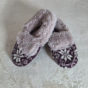 Muk Luks Magdalena Slippers Small 5-6 Purple Knit Faux Fur Fair Isle Cozy House